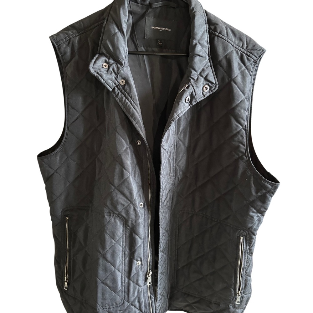 Banana Republic Women’s Black Quilted Vest